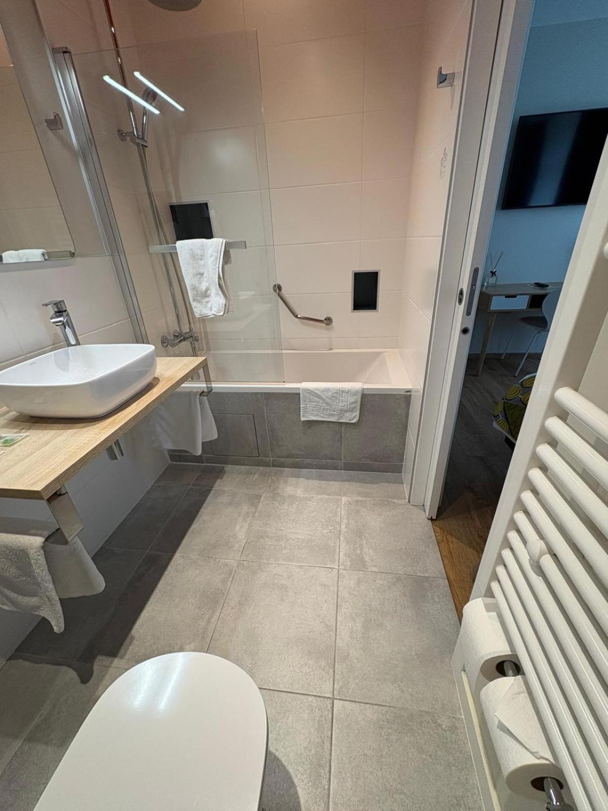 Hotel Moderna Cherbourg-en-Cotentin Dış mekan fotoğraf